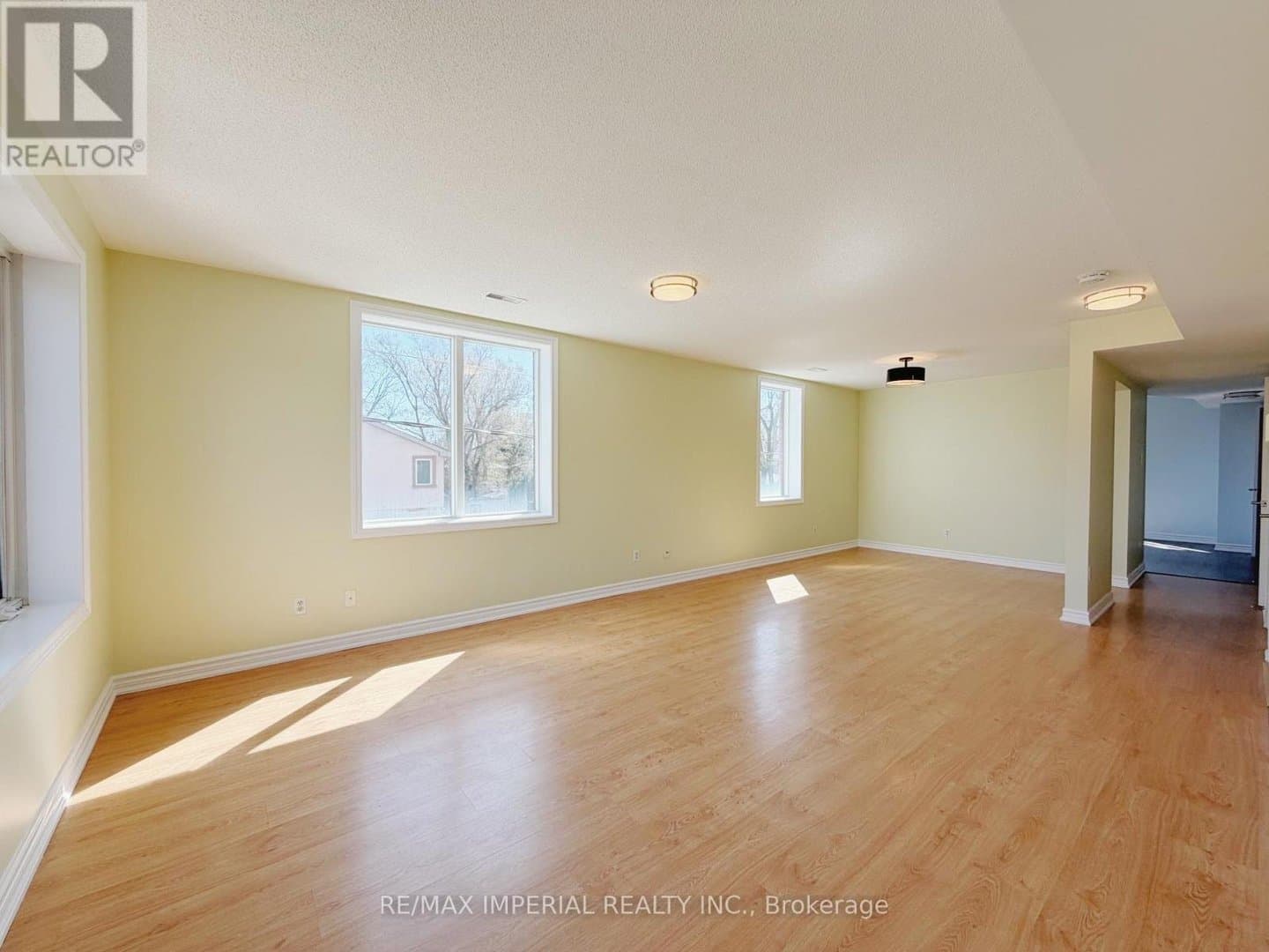 621A The Queensway - Photo 3
