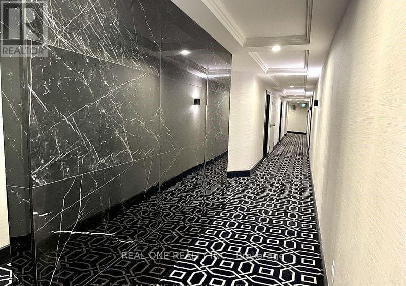 33 University Avenue - Photo 3