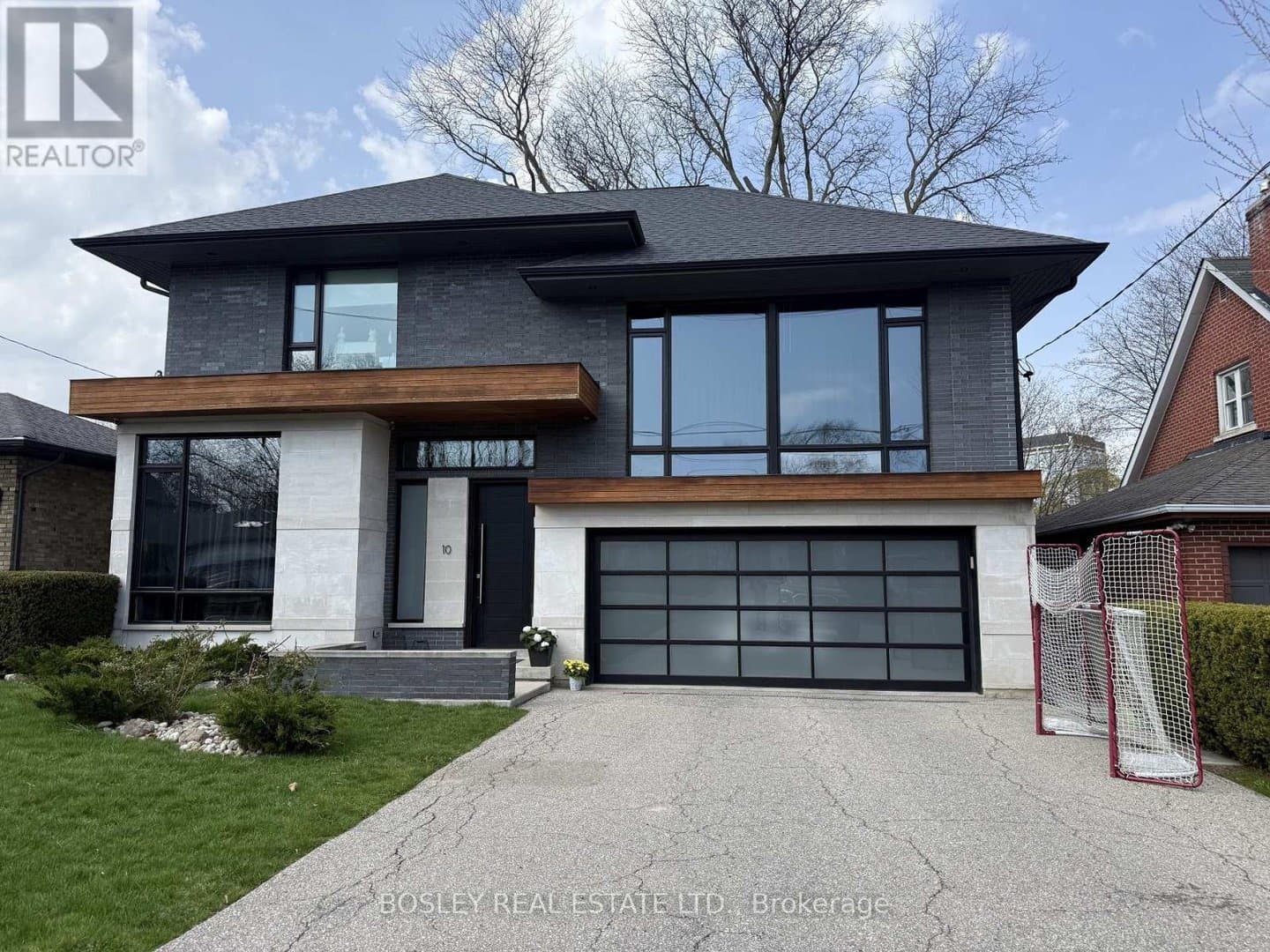 10 Graystone Gardens