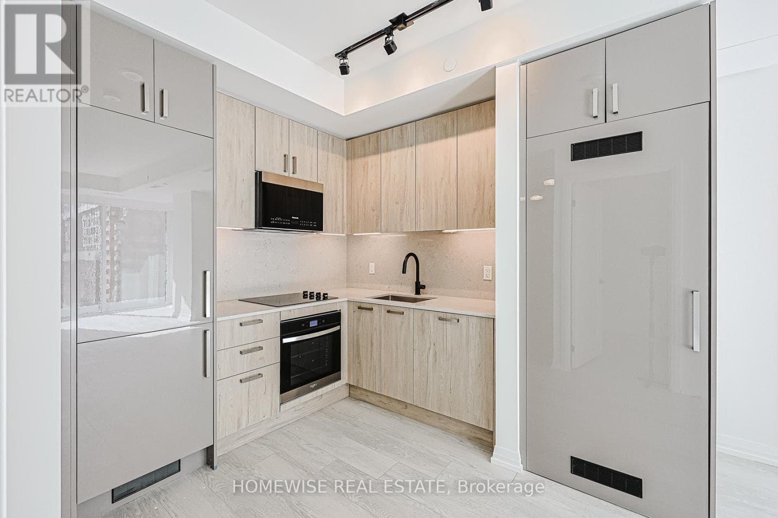 280 Dundas Street - Photo 2