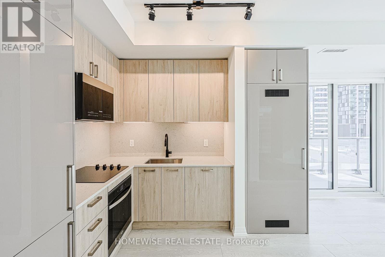 280 Dundas Street - Photo 3