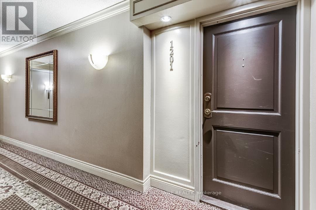 30 Wellington Street - Photo 2