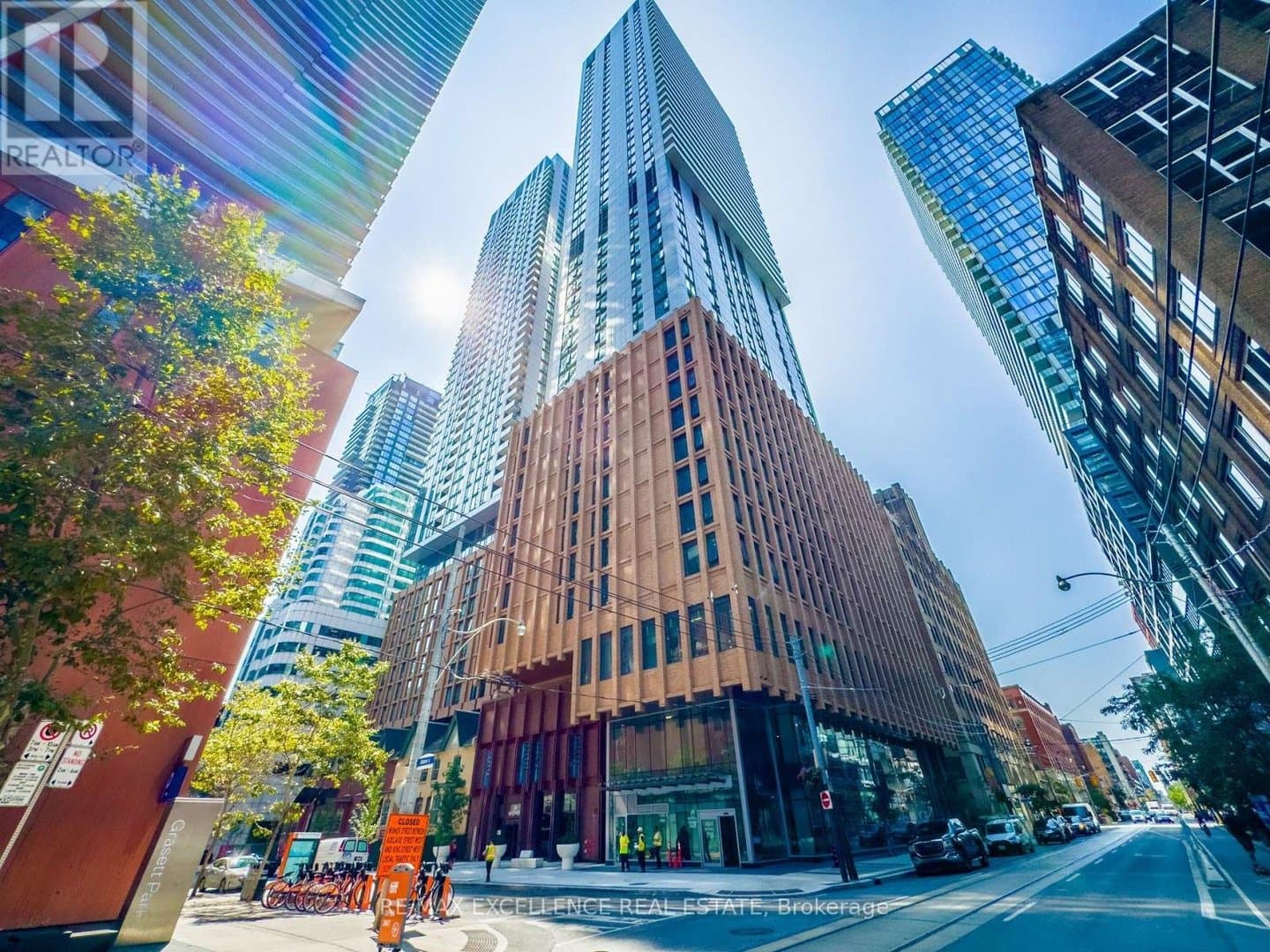 28 Widmer Street - Photo 4