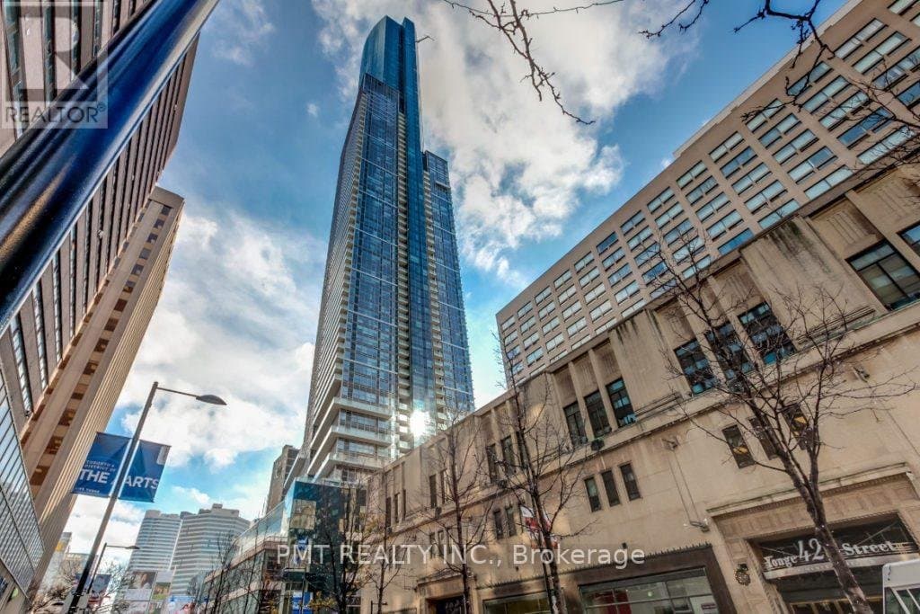 386 Yonge Street - Photo 1