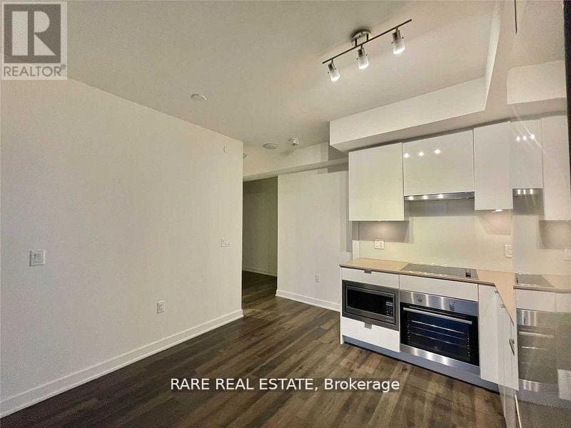 195 Redpath Avenue - Photo 1