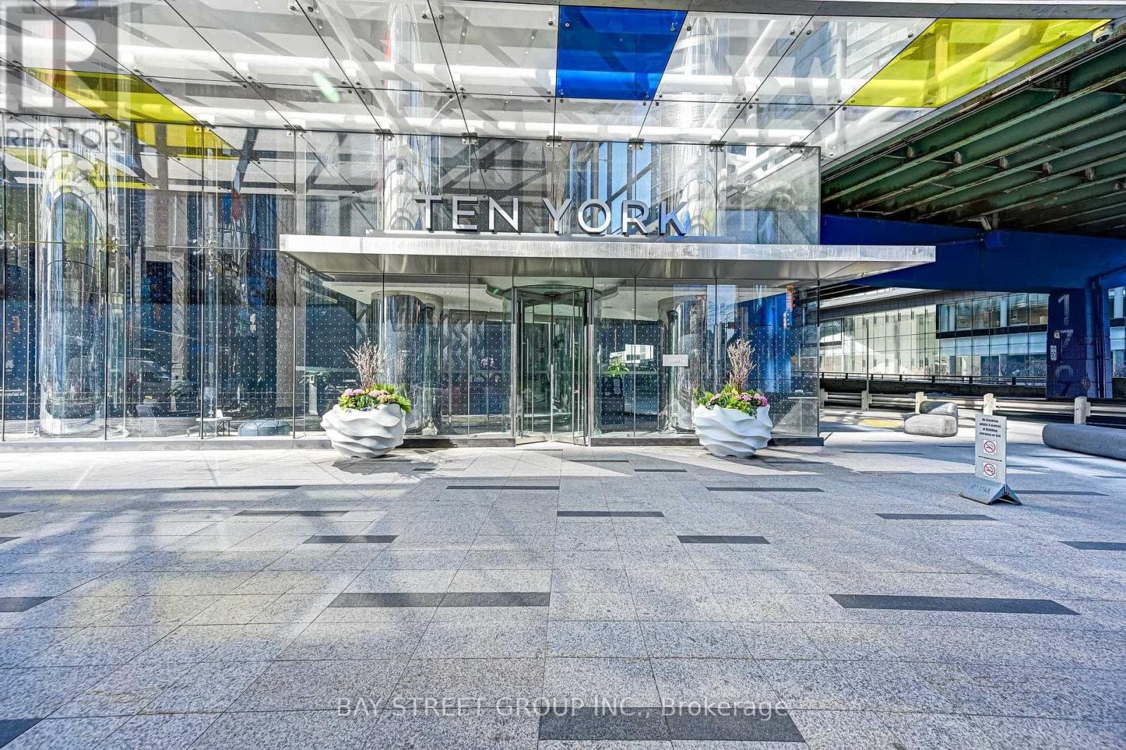 10 York Street - Photo 2