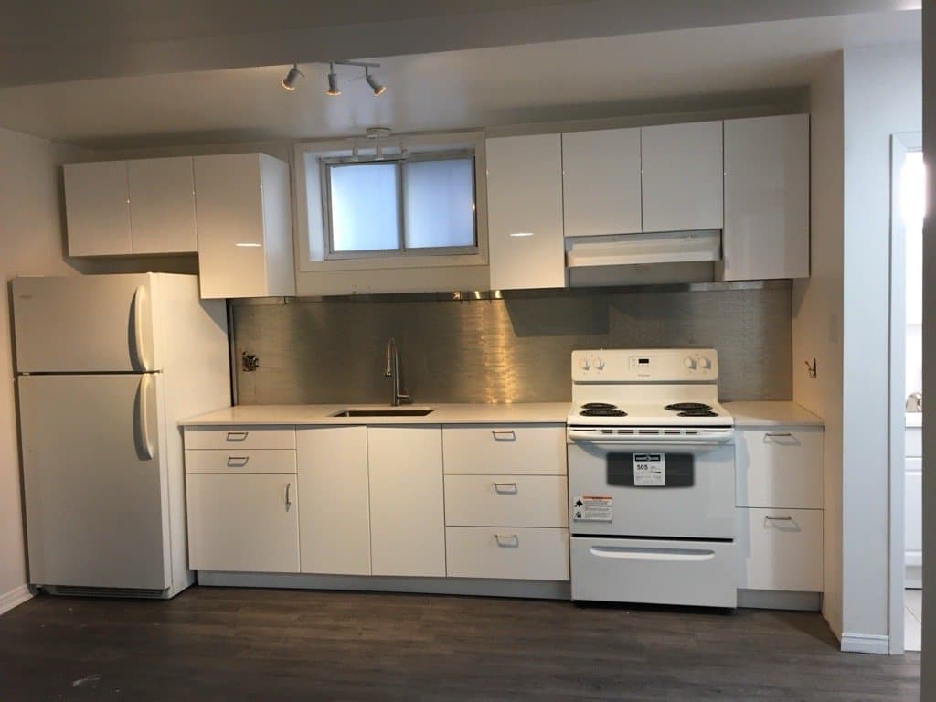 898 Bathurst Street - Photo 1