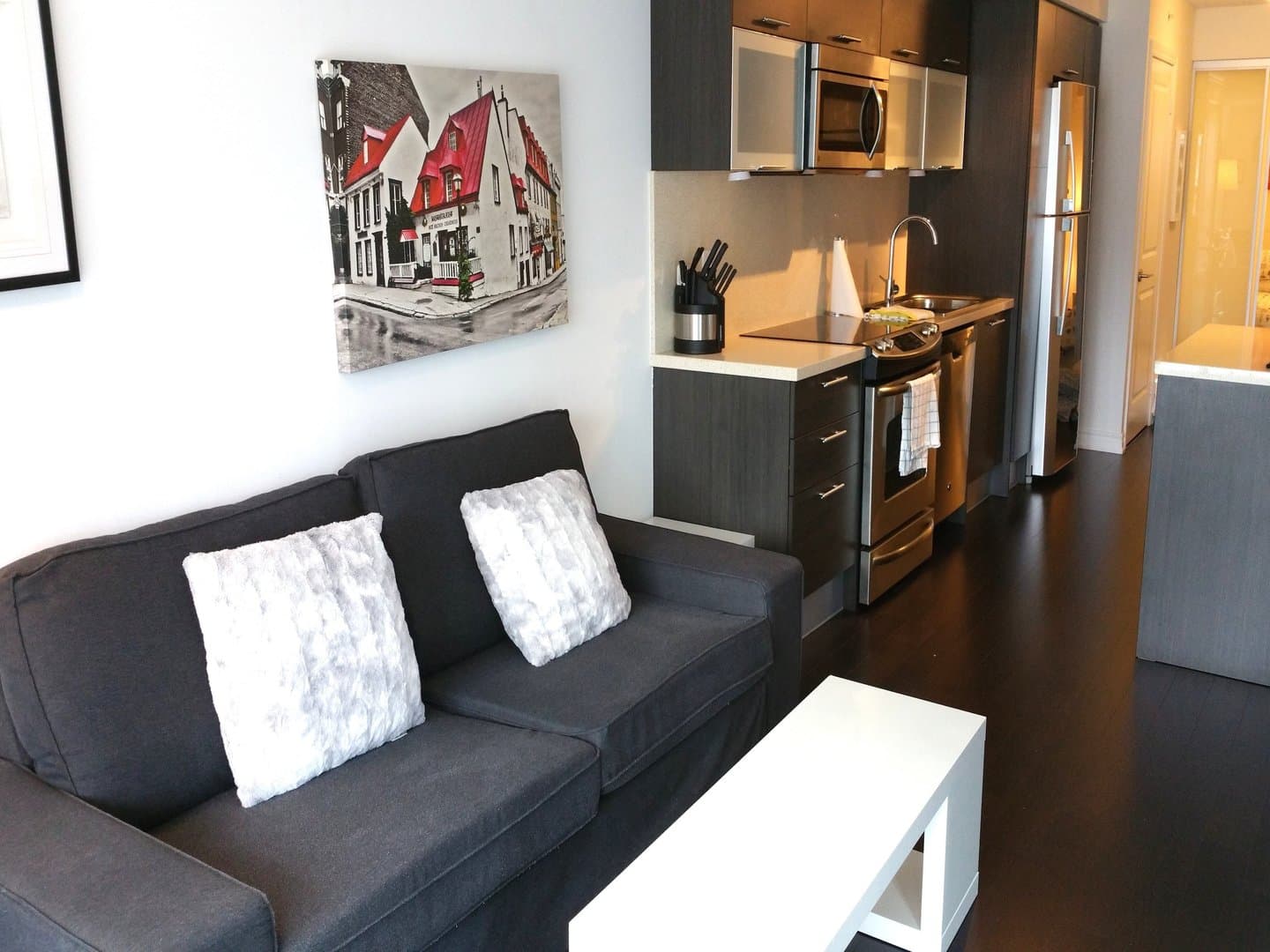 386 Yonge Street - Photo 2