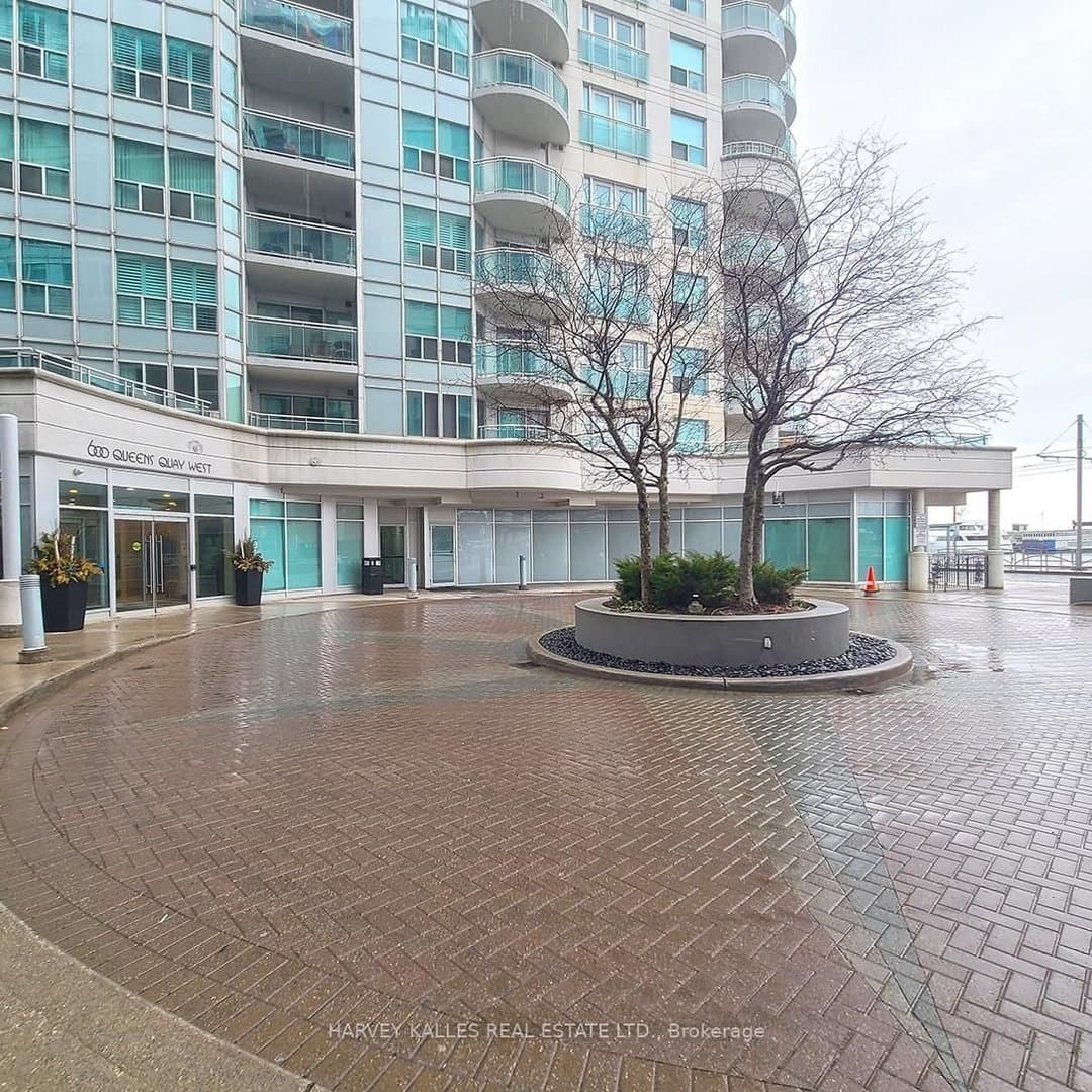 600 Queens Quay West