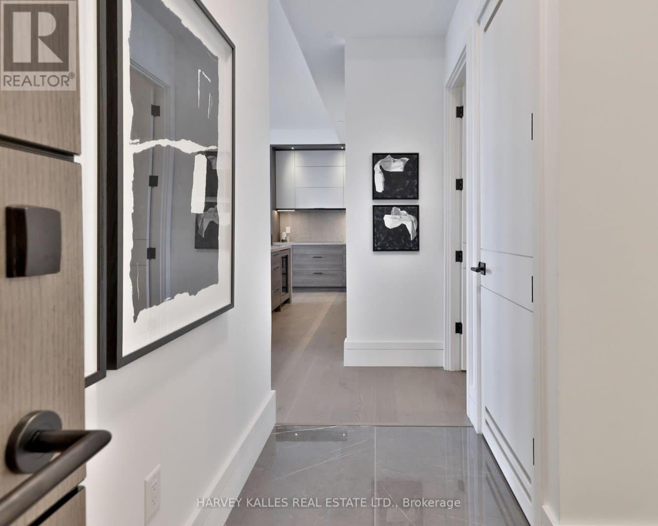 215 Lonsdale Road - Photo 2