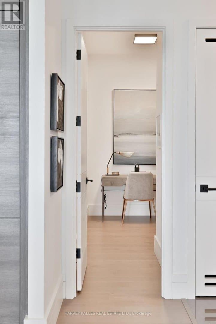 215 Lonsdale Road - Photo 4