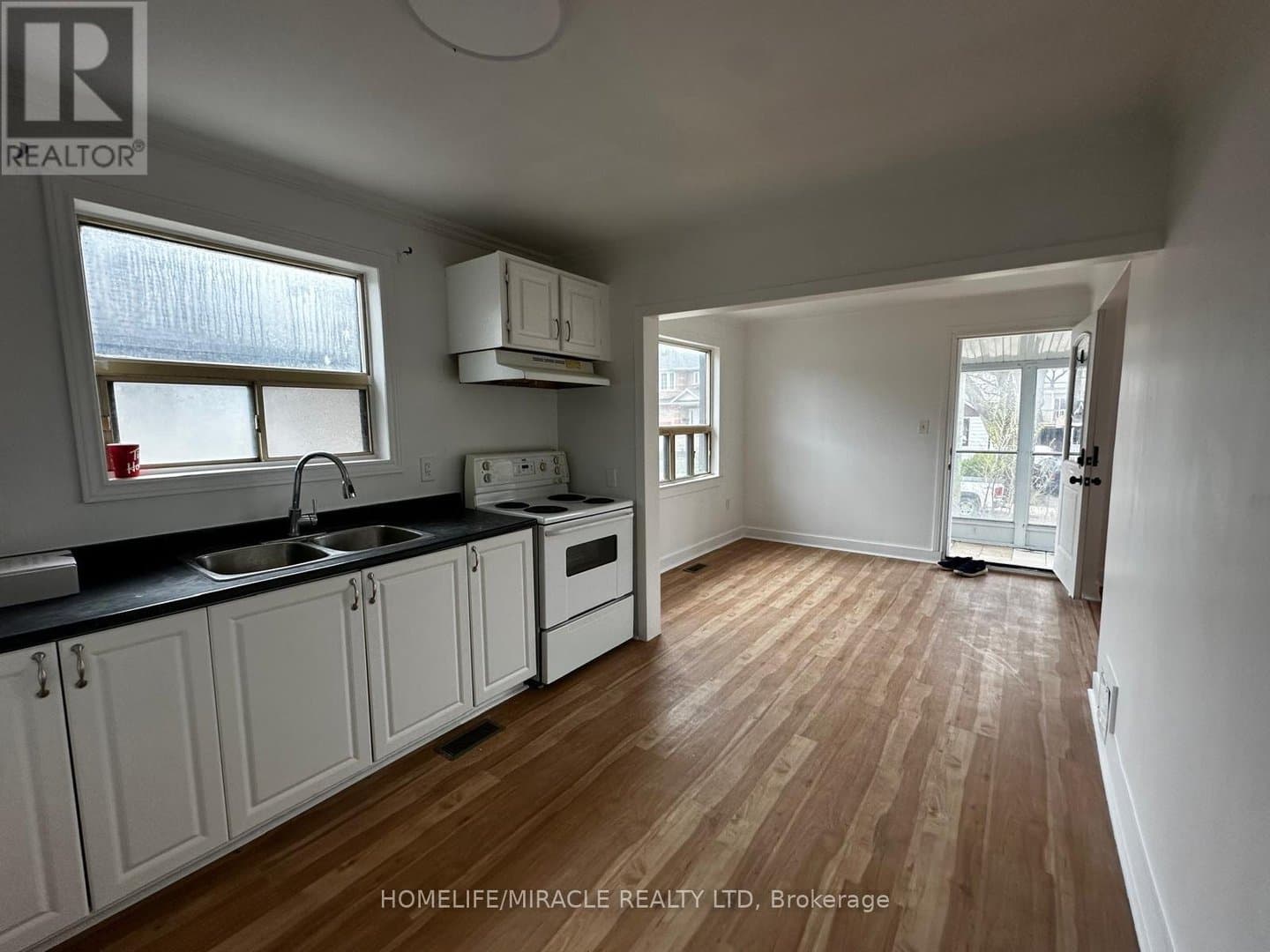 33 Jeavons Avenue - Photo 2
