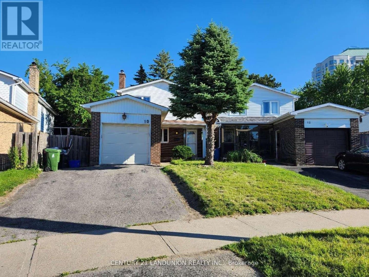 10 Lunsfield Crescent