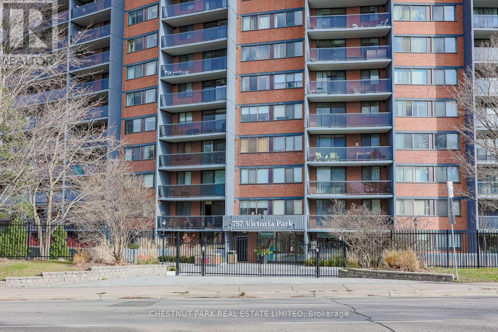 757 Victoria Park Avenue - Photo 2