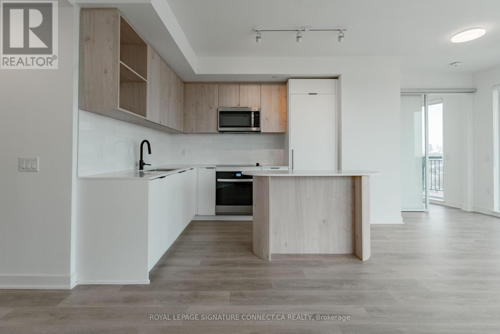 1185 Dupont Street - Photo 3