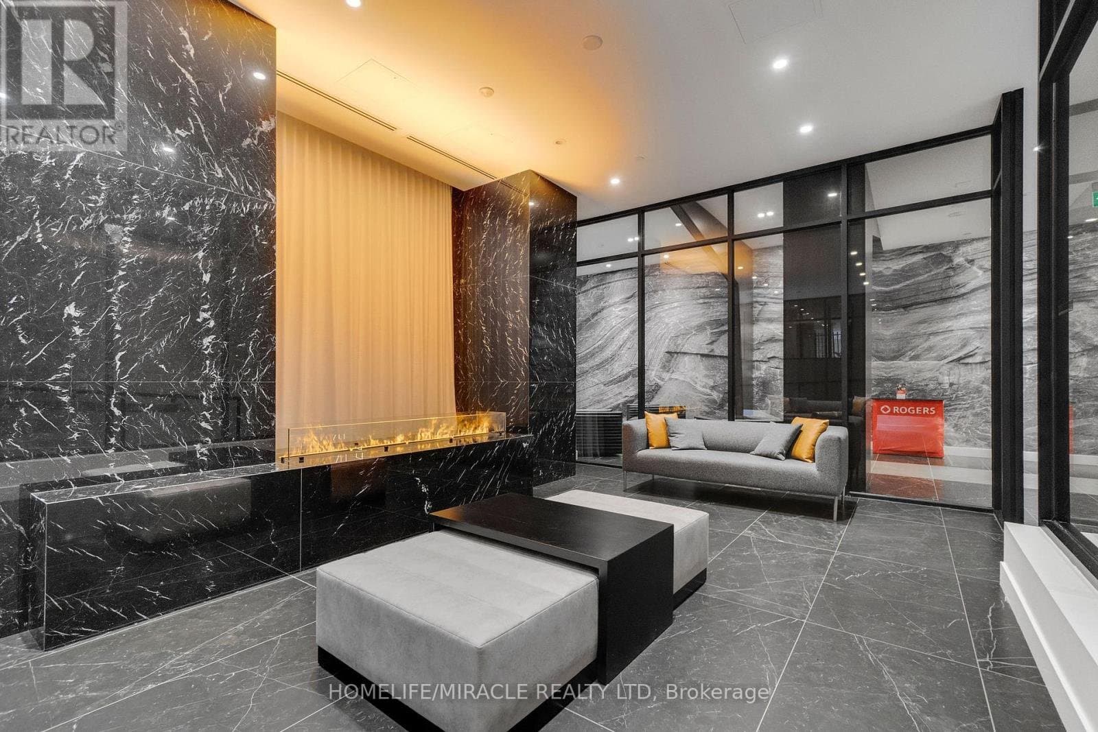 308 Jarvis Street - Photo 3
