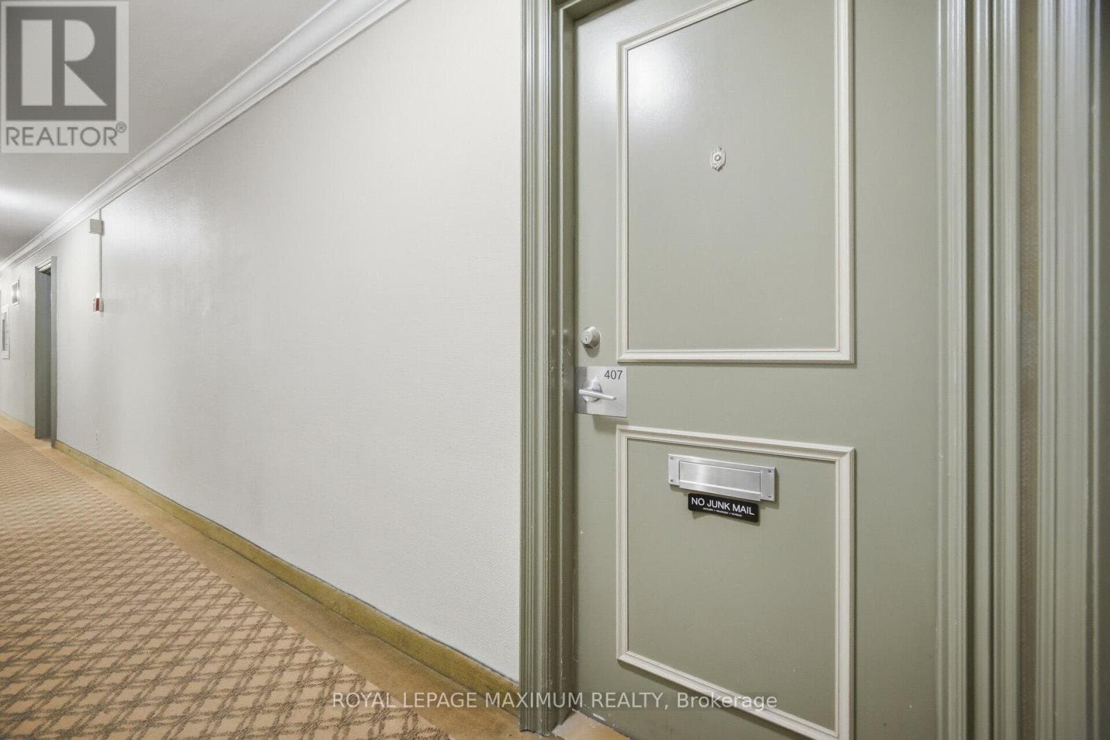 335 Lonsdale Road - Photo 4