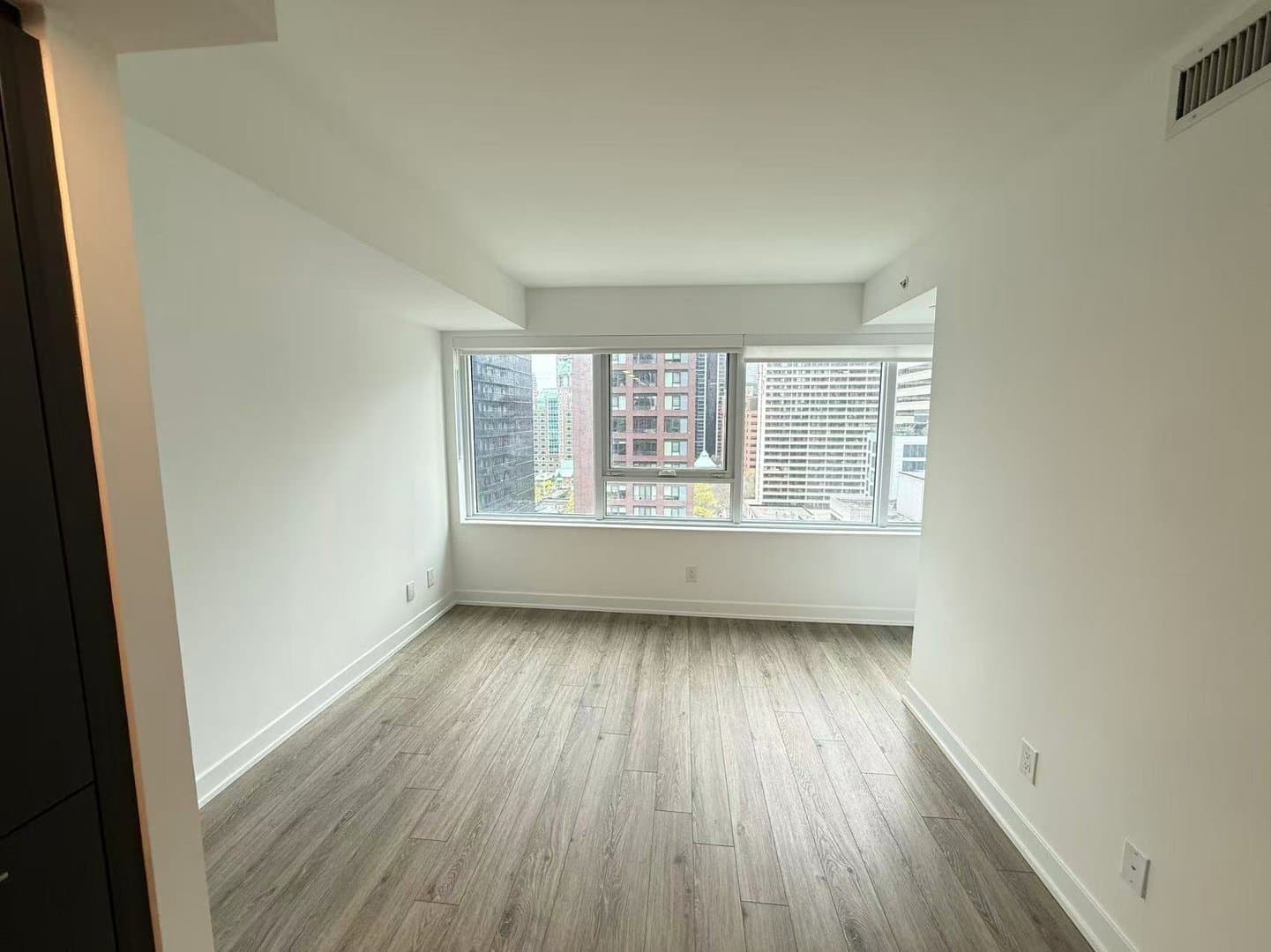 609 Sherbourne Street - Photo 4