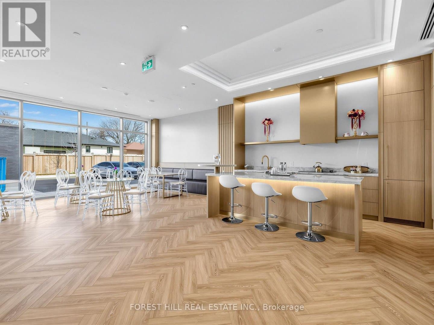 700 Sheppard Avenue - Photo 4