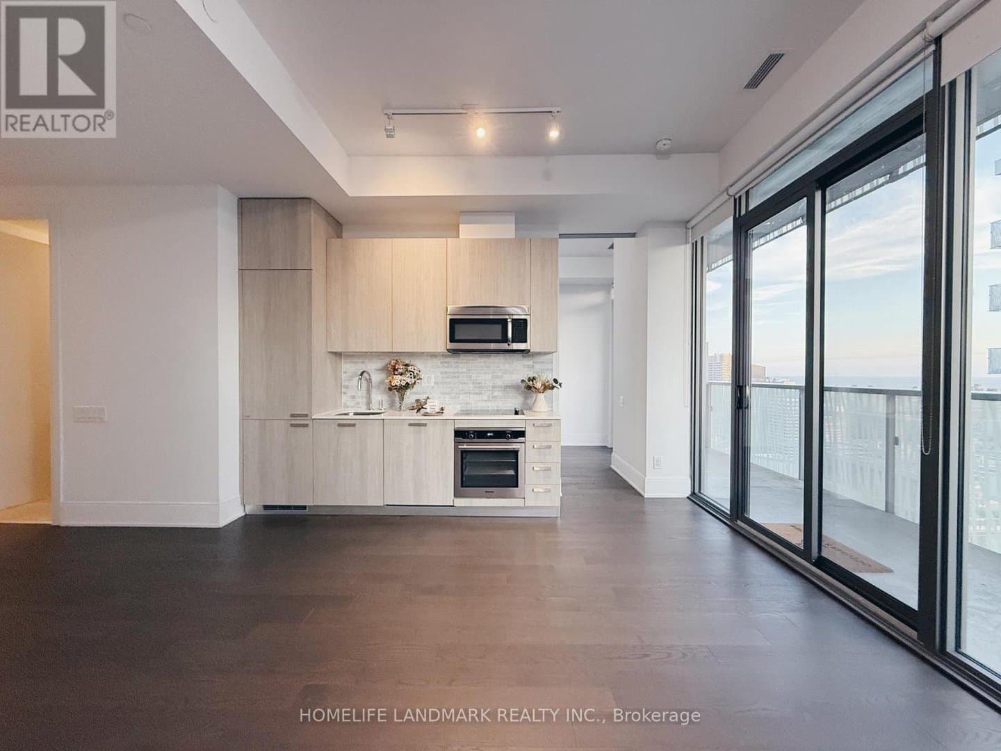 50 Charles Street - Photo 2