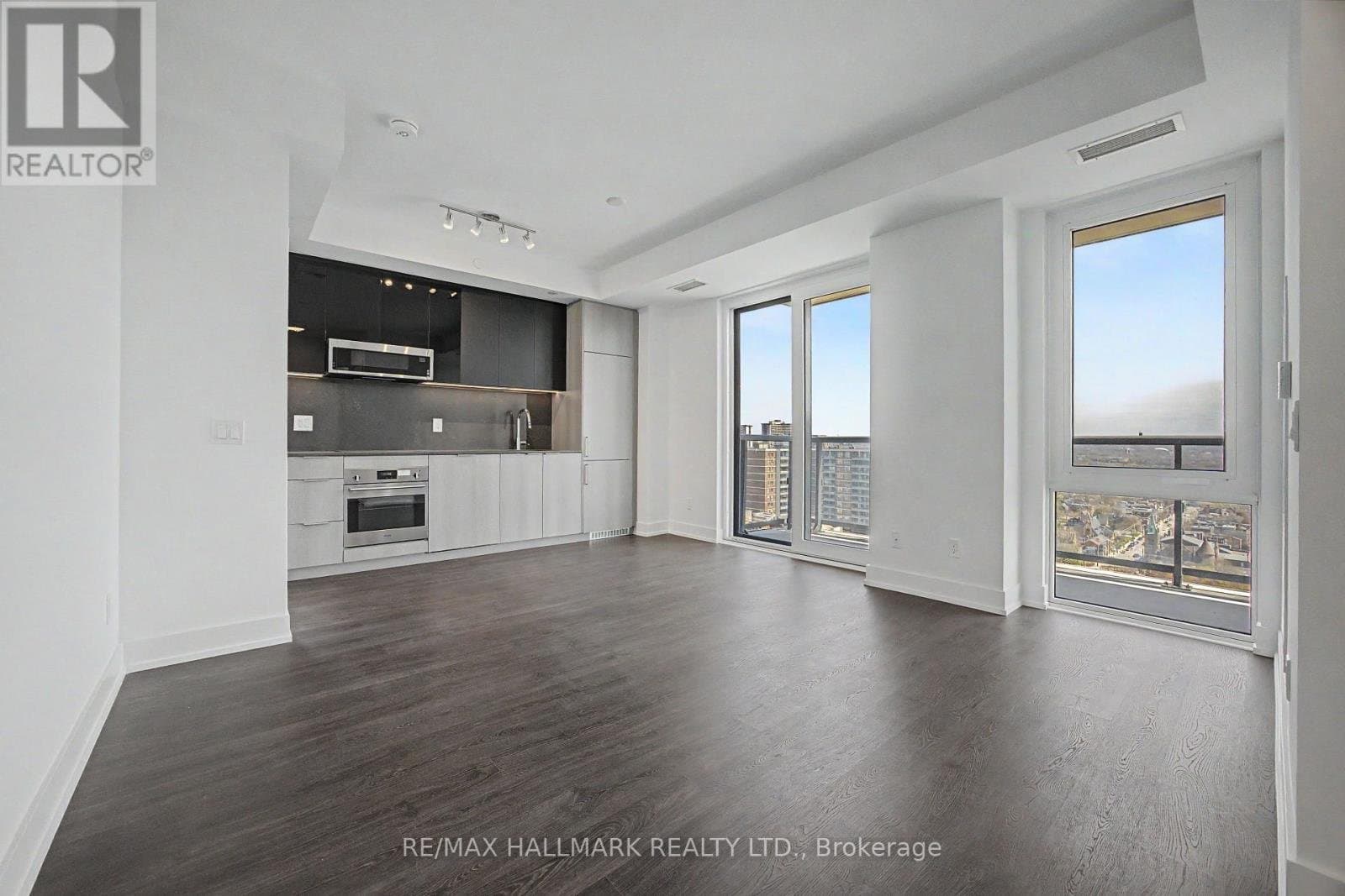 308 Jarvis Street - Photo 2