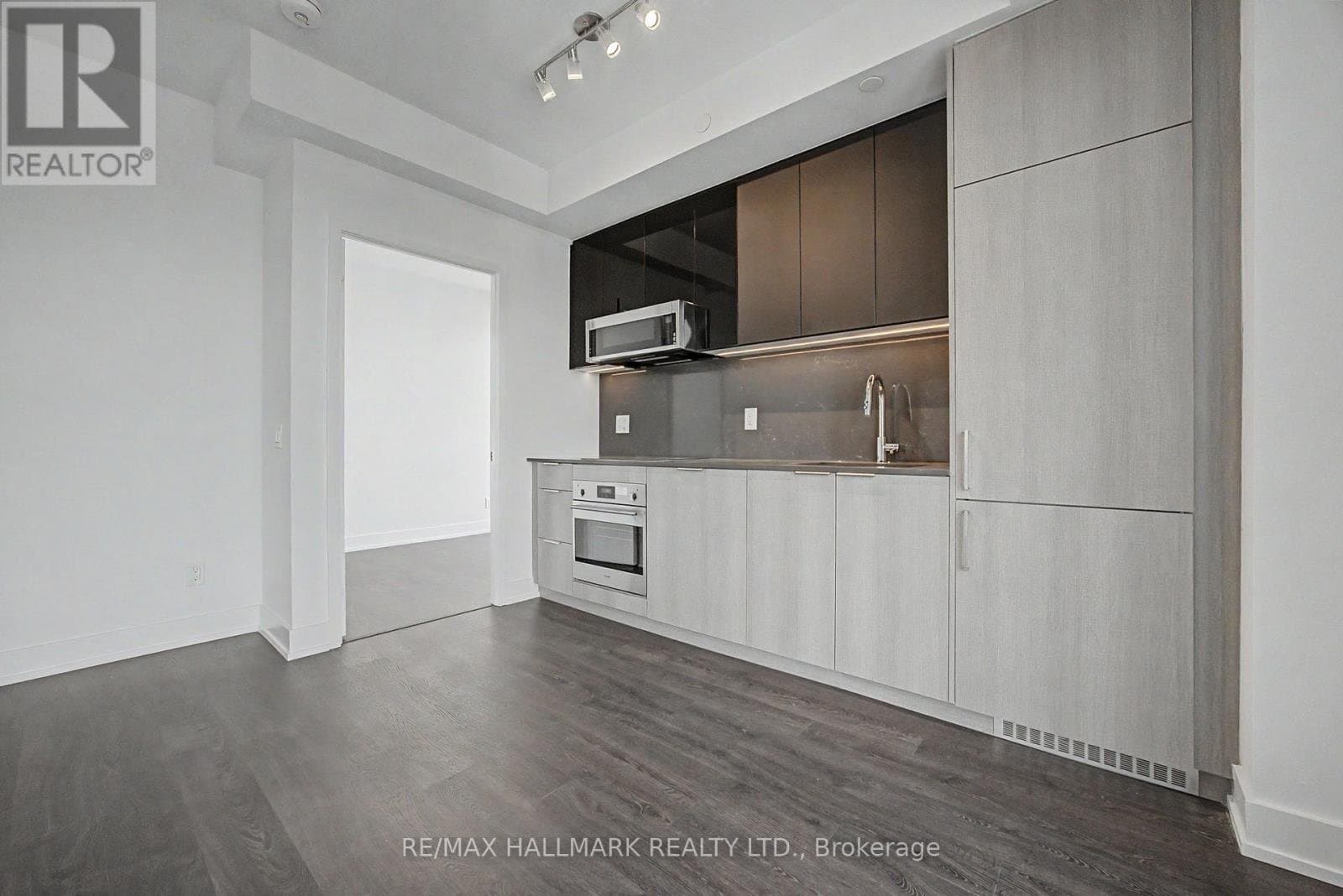 308 Jarvis Street - Photo 4