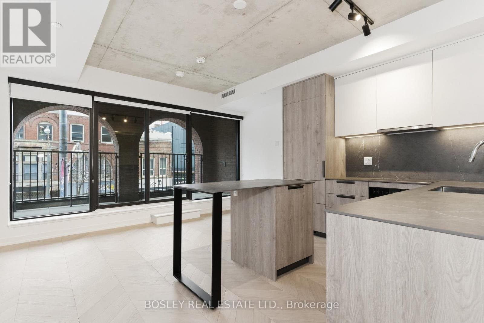 761 Queen Street - Photo 2