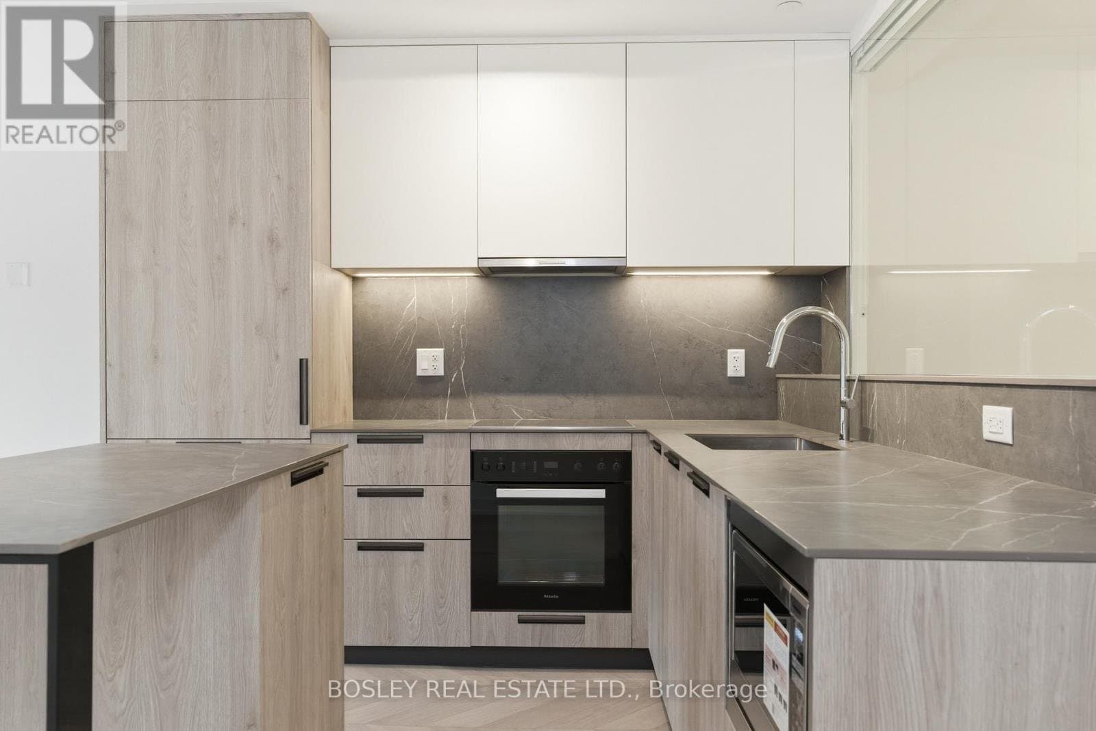 761 Queen Street - Photo 4