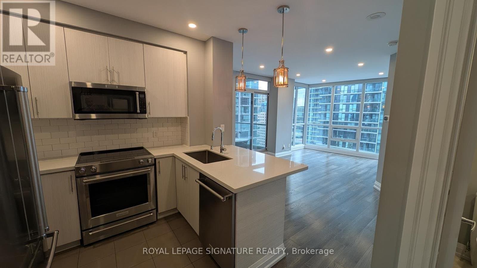 16 Yonge Street - Photo 3