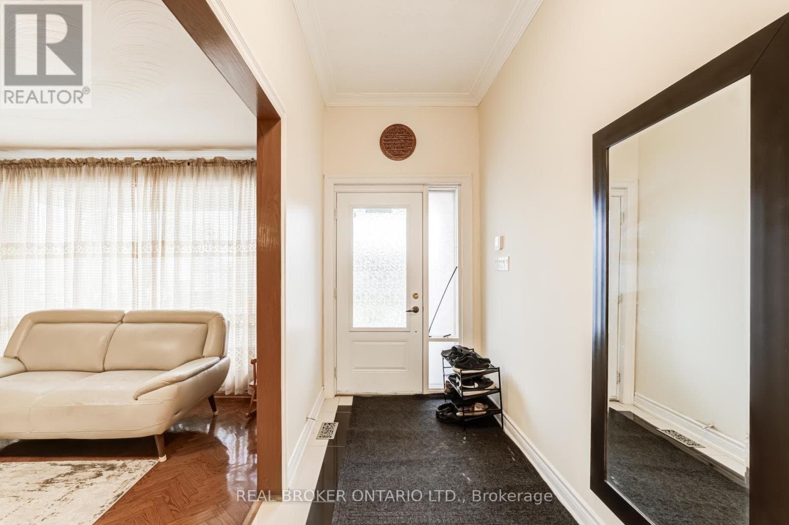 110 Commonwealth Avenue - Photo 2