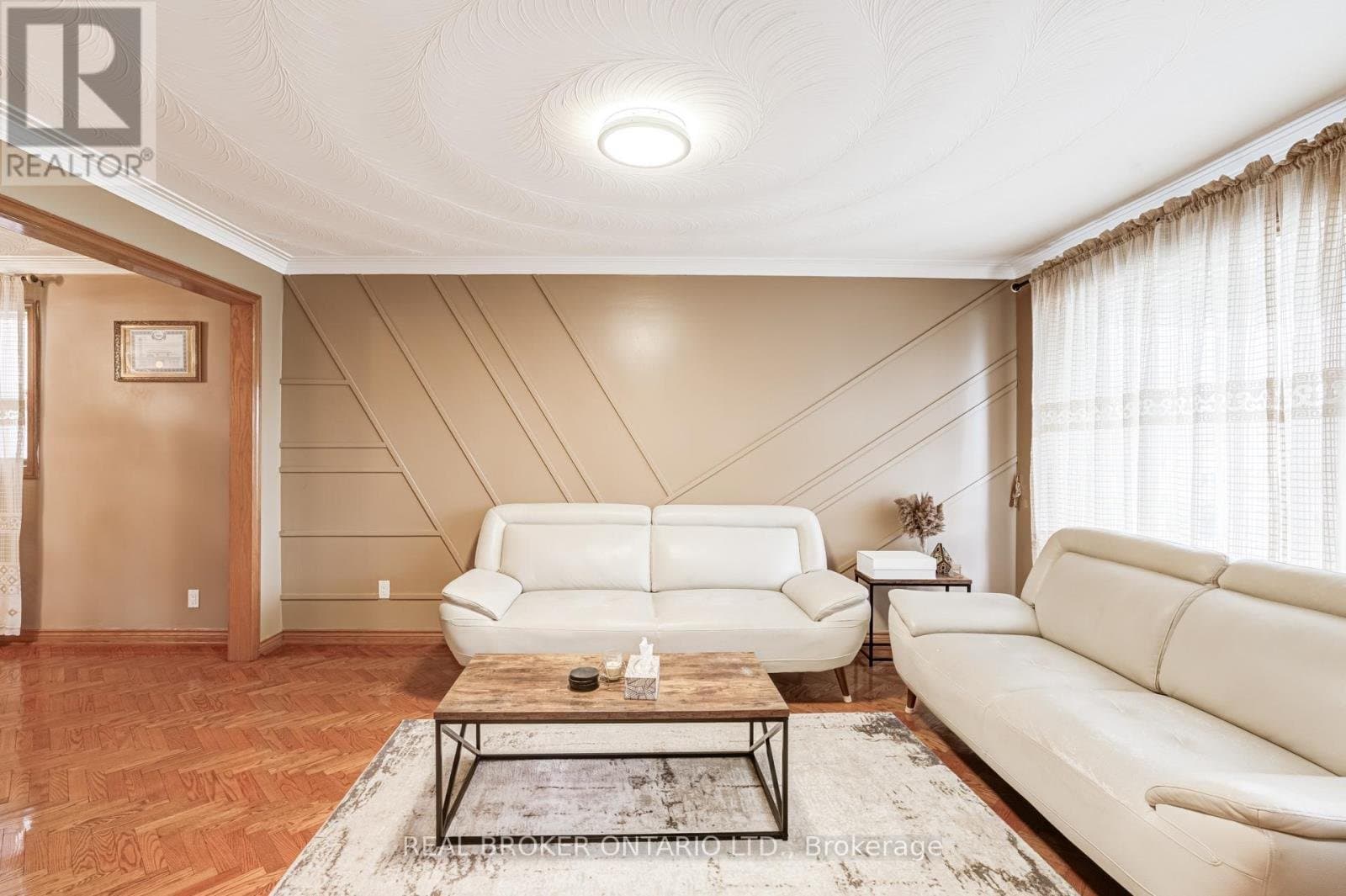 110 Commonwealth Avenue - Photo 4