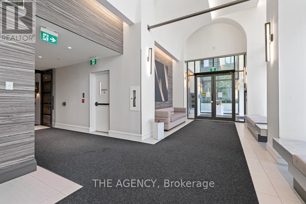 39 Roehampton Avenue - Photo 3