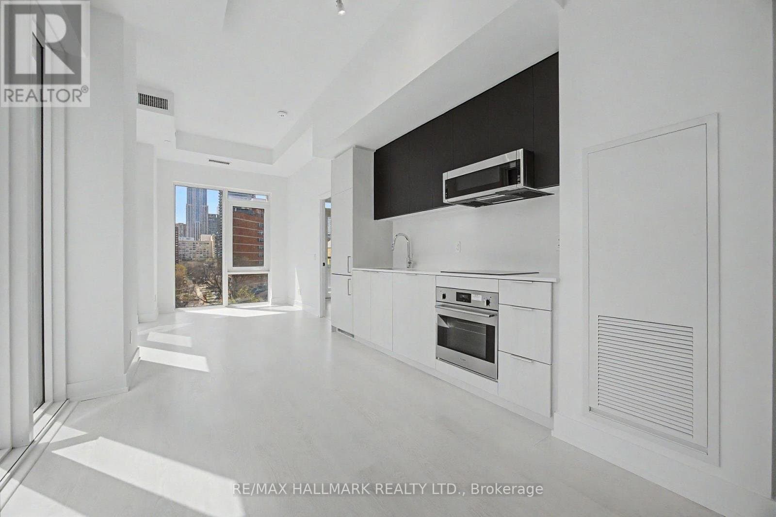 308 Jarvis Street - Photo 2