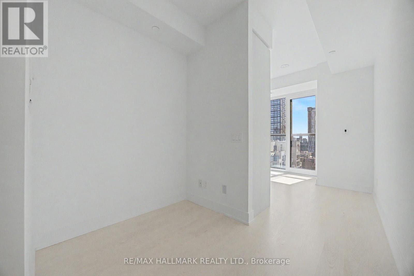 308 Jarvis Street - Photo 2