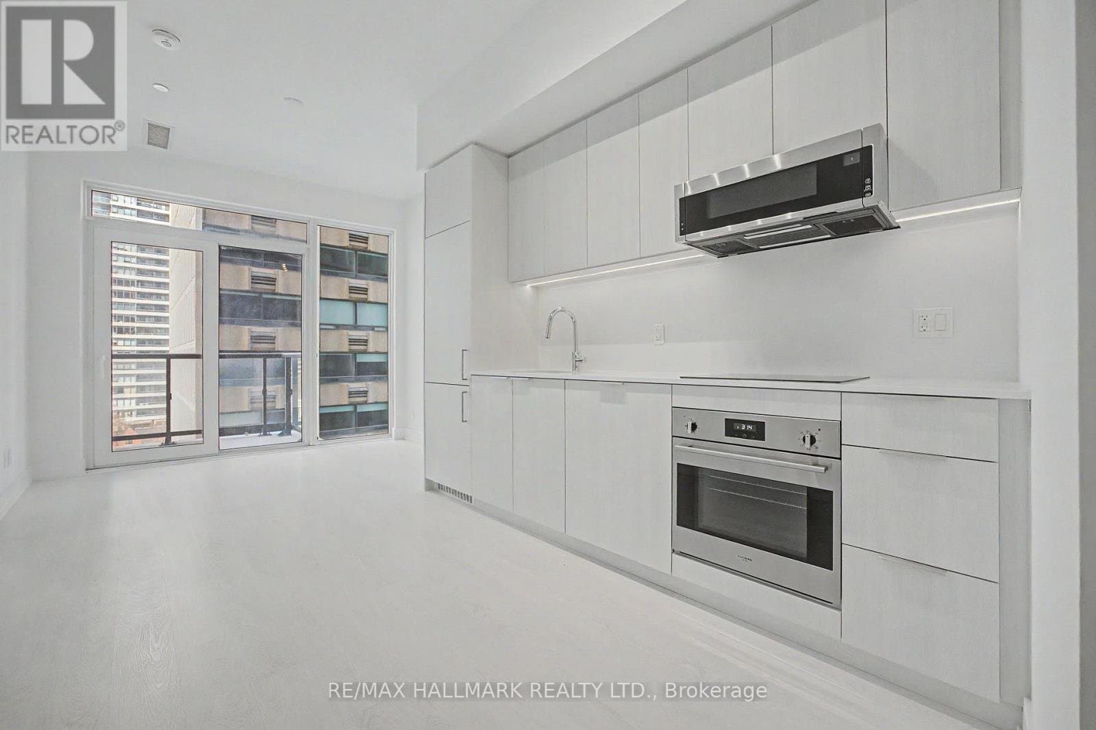 308 Jarvis Street - Photo 2
