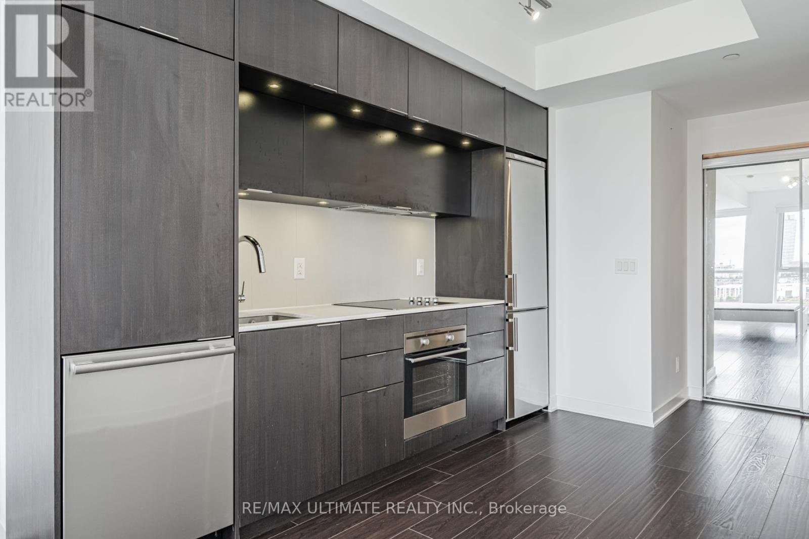170 Sumach Street - Photo 3