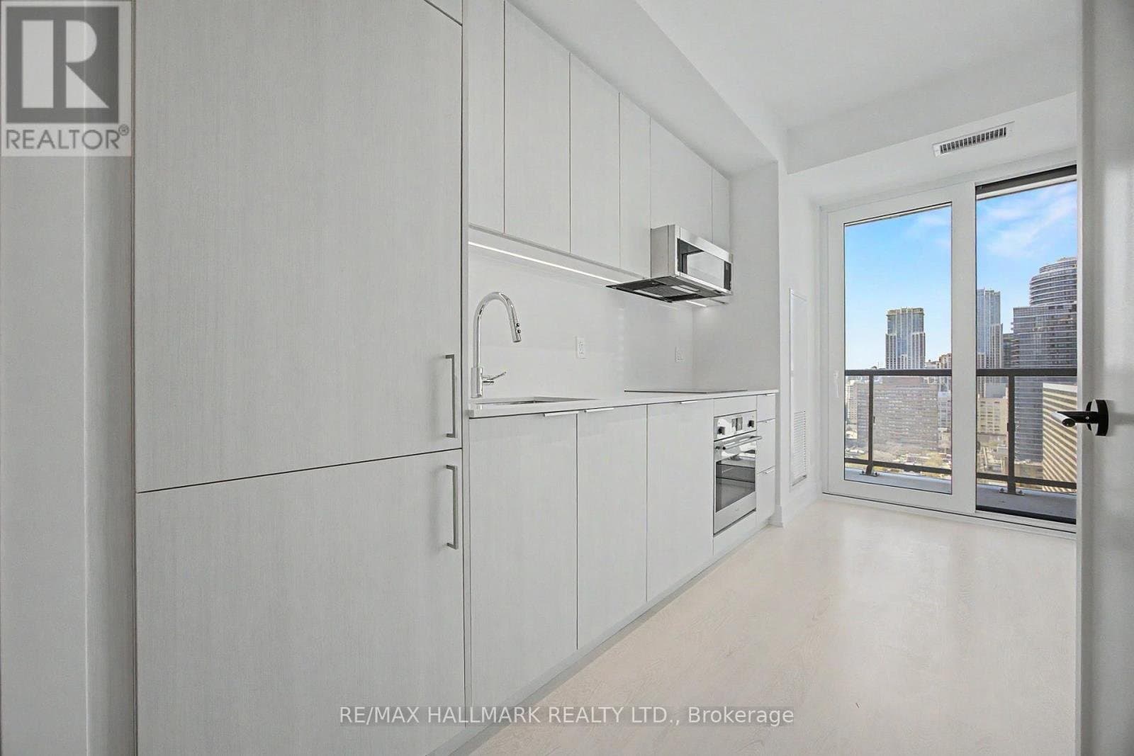 308 Jarvis Street - Photo 2