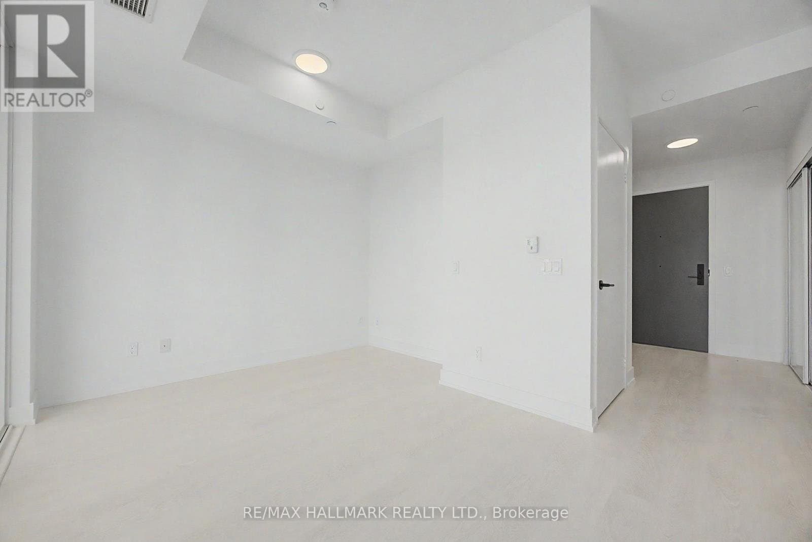 308 Jarvis Street - Photo 4
