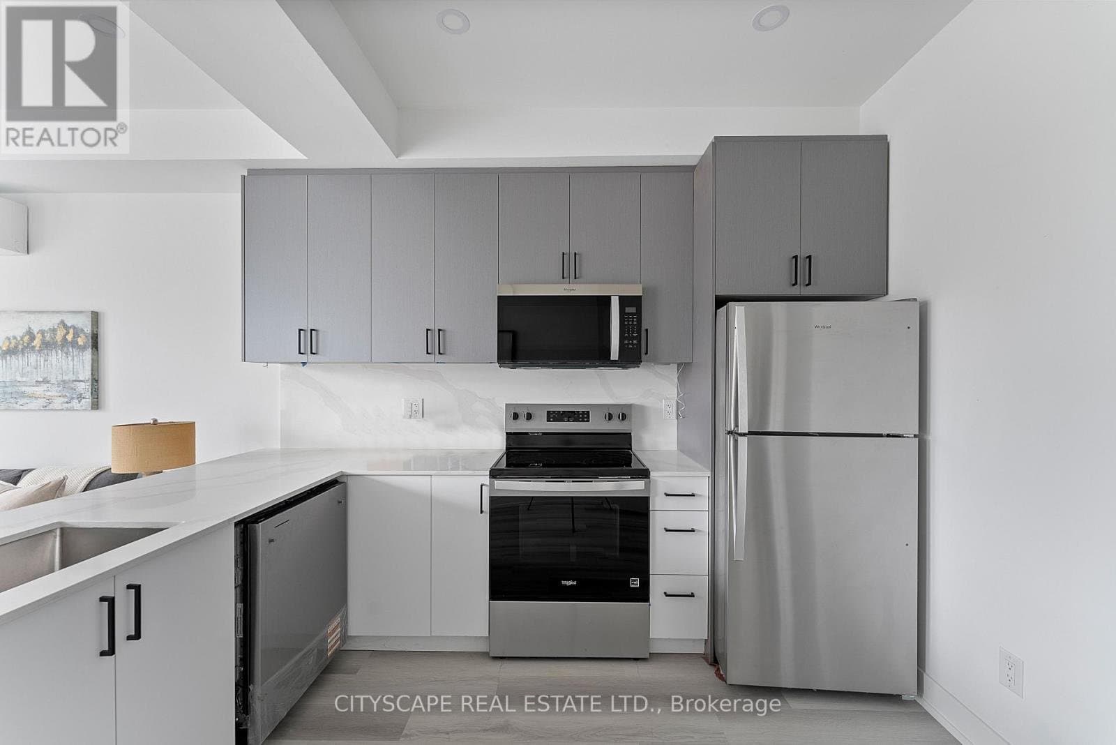 589 Oakwood Avenue - Photo 3