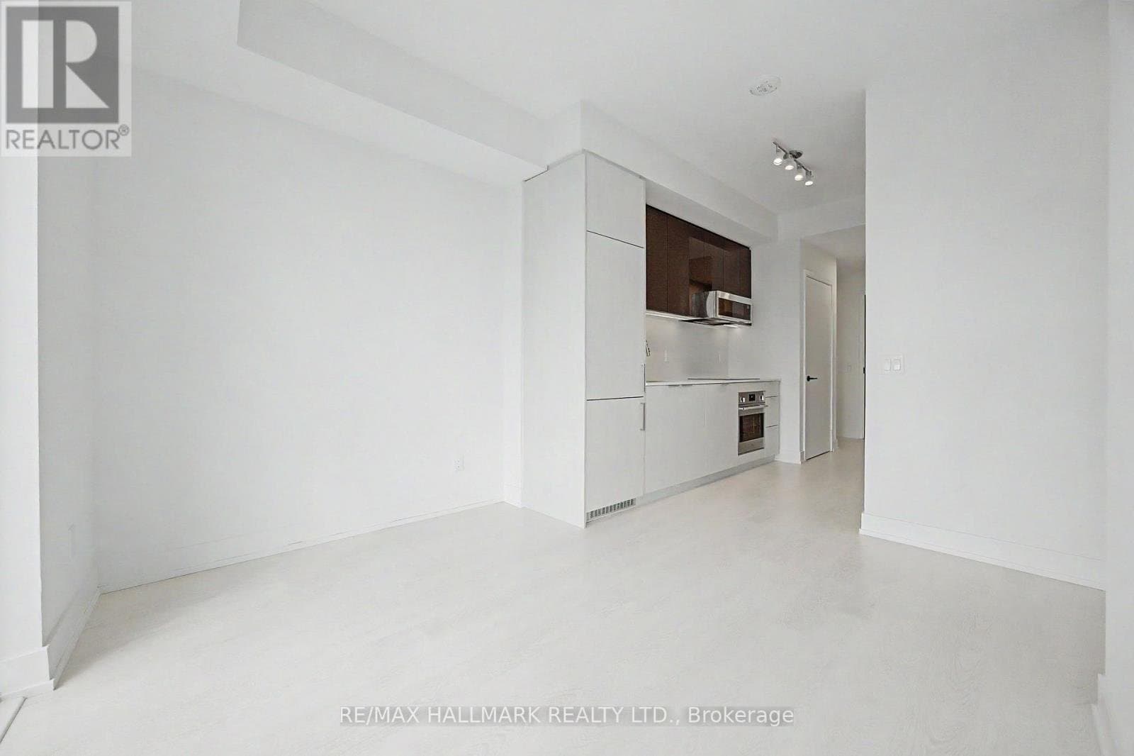 308 Jarvis Street - Photo 4