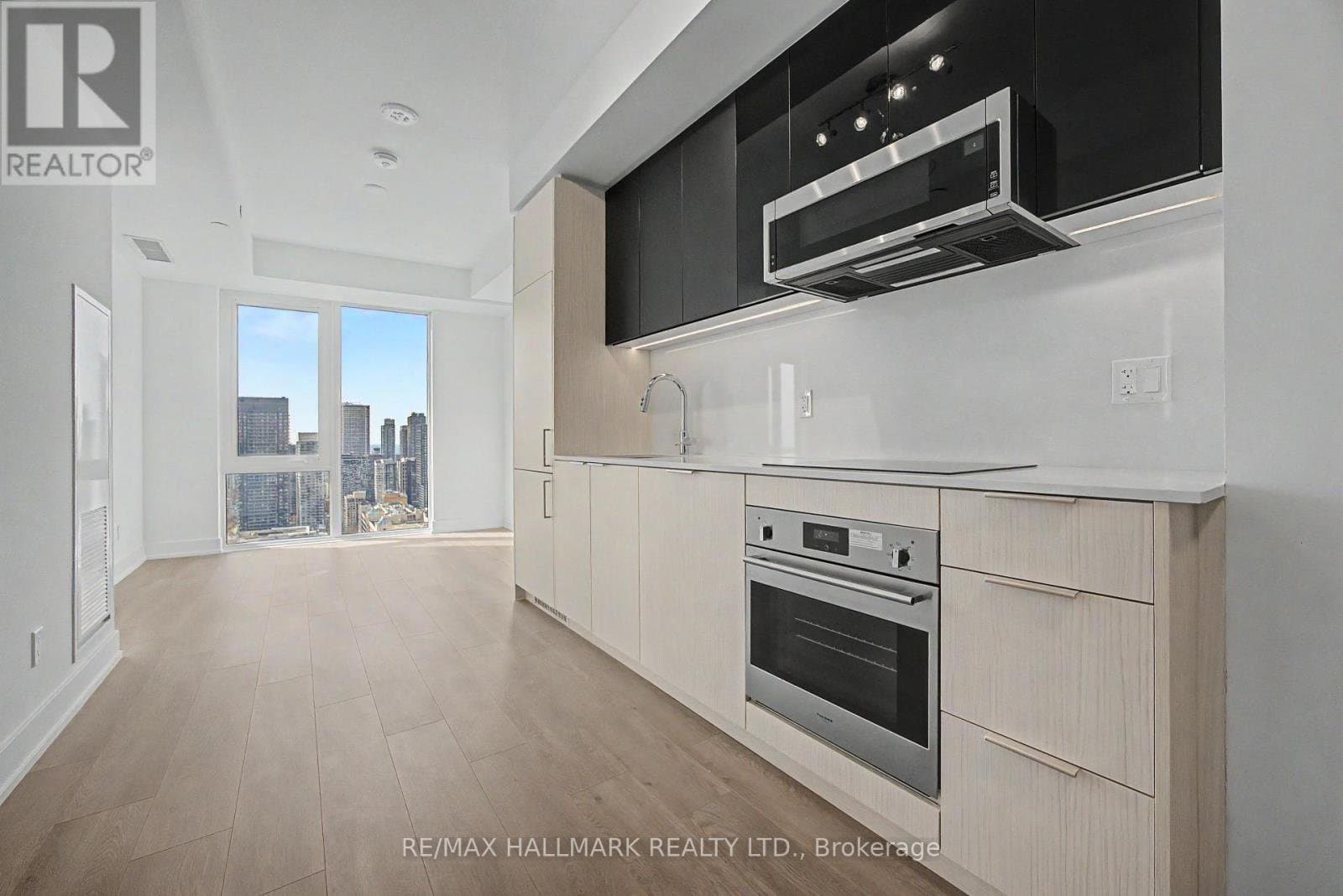 308 Jarvis Street - Photo 3