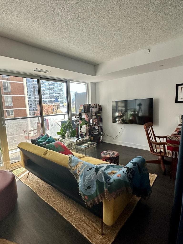 561 Sherbourne Street - Photo 3