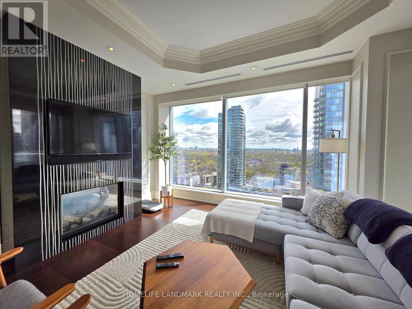 55 Scollard Street - Photo 1