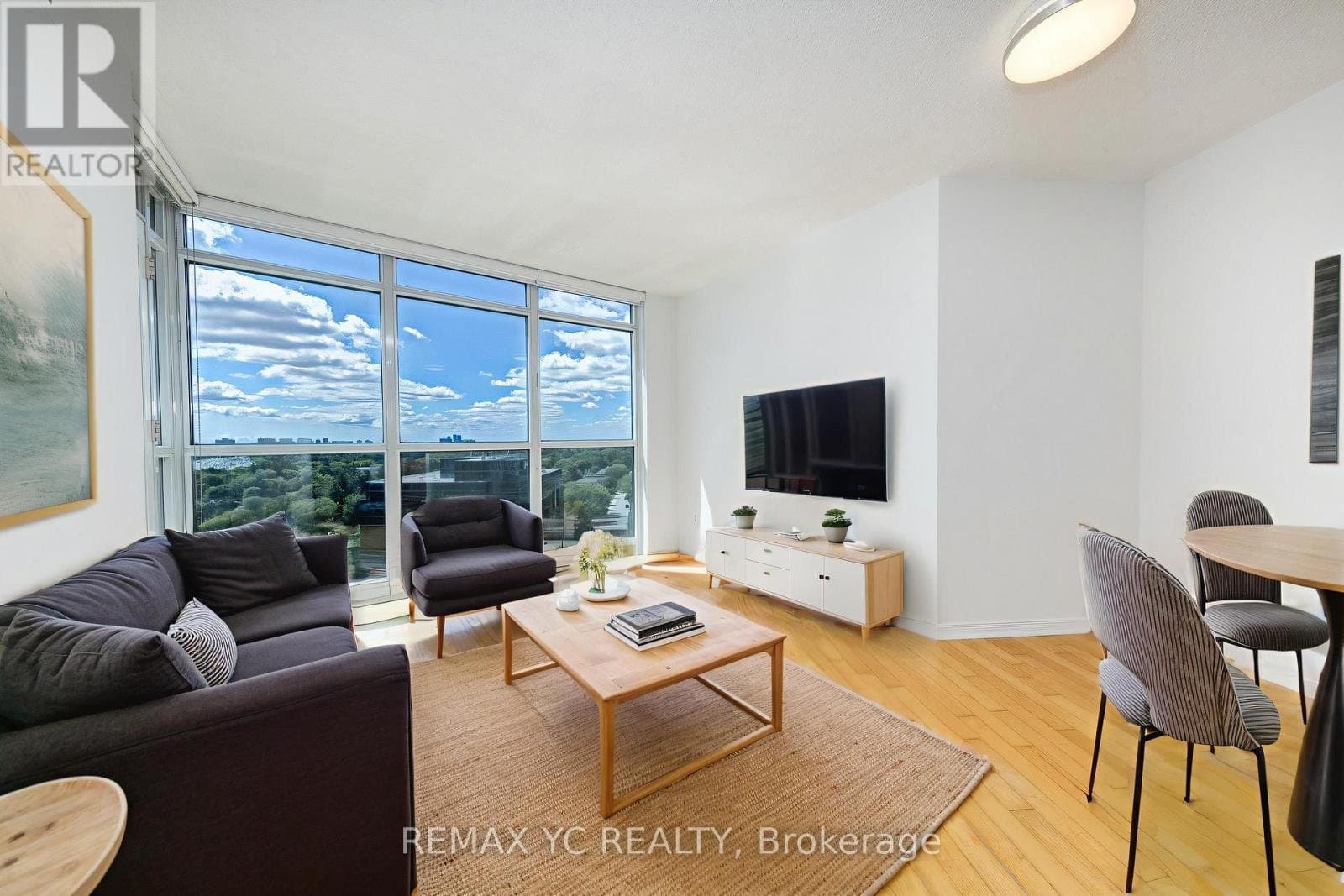 28 Harrison Garden Boulevard - Photo 1