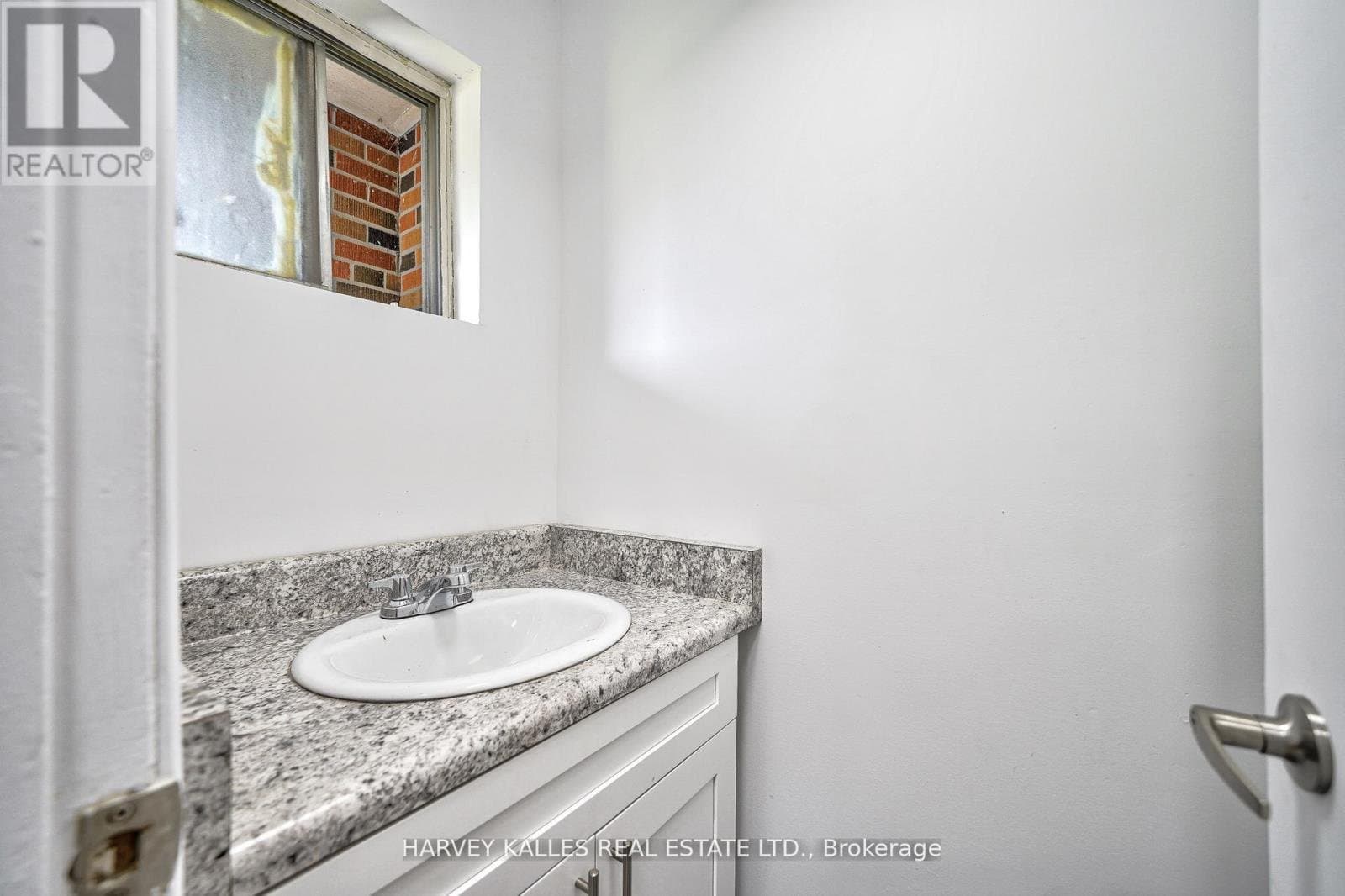 2012 Sheppard Avenue - Photo 4