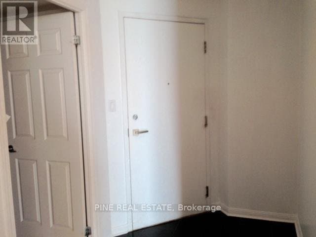 228 Queens Quay - Photo 3