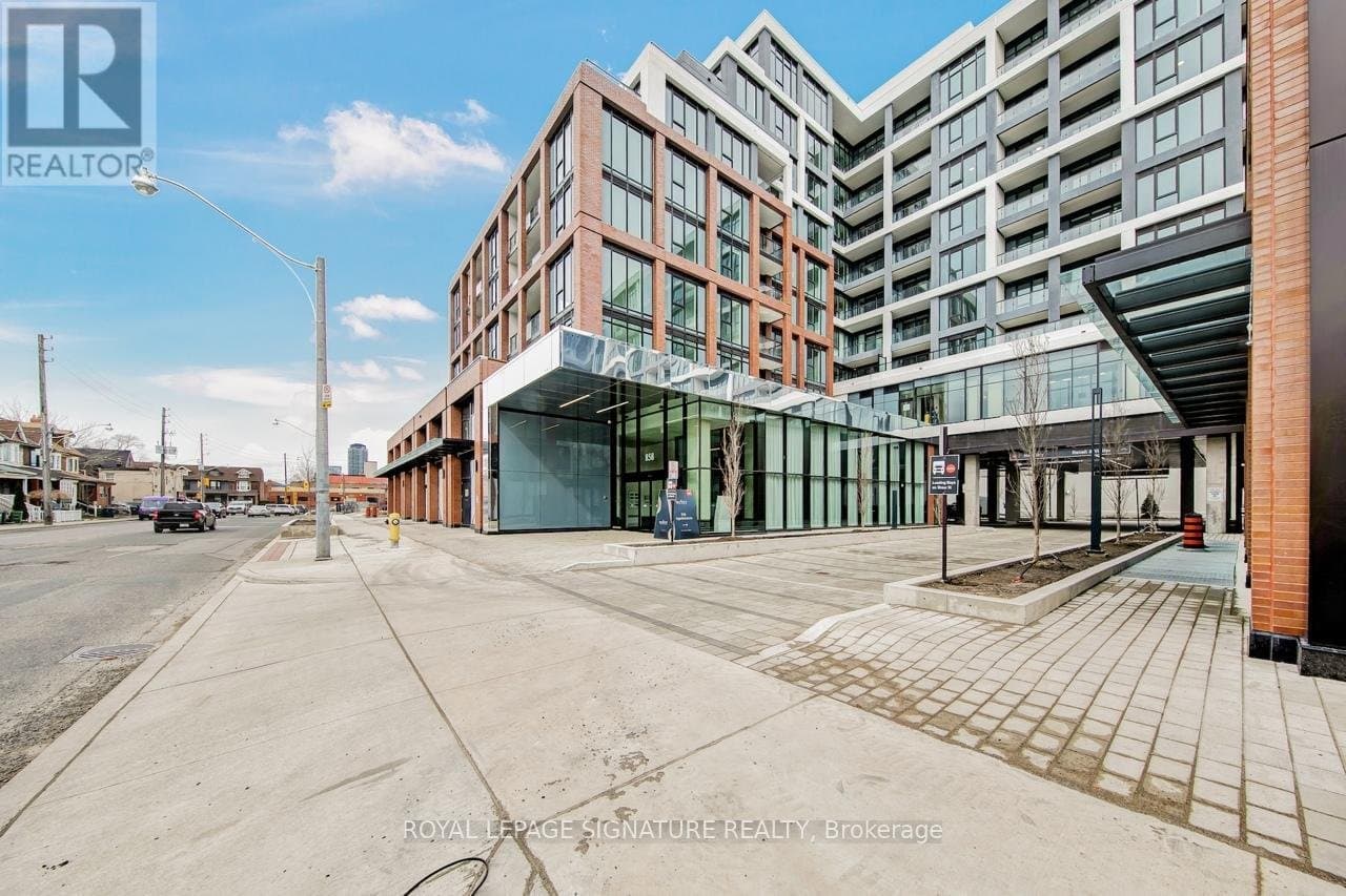 858 Dupont Street - Photo 2