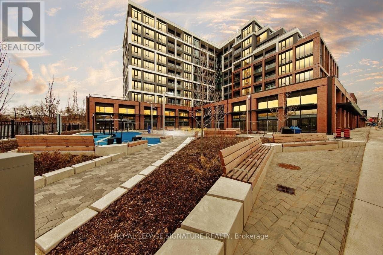 858 Dupont Street - Photo 3