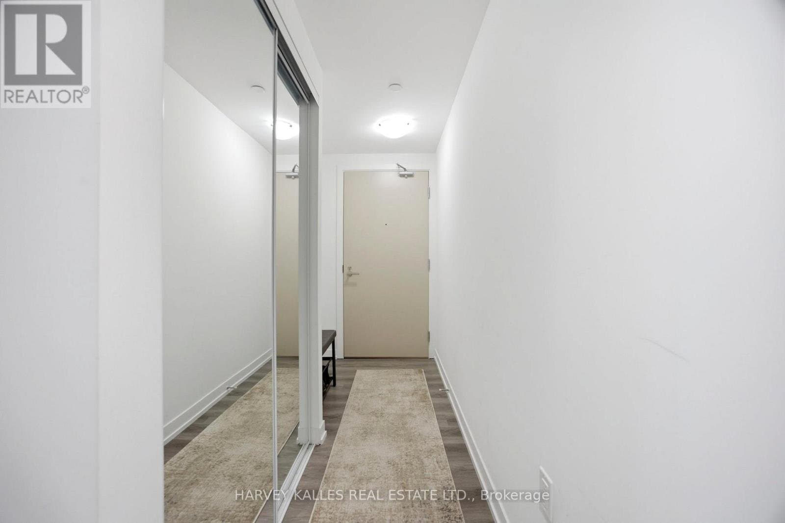 138 Downes Street - Photo 4