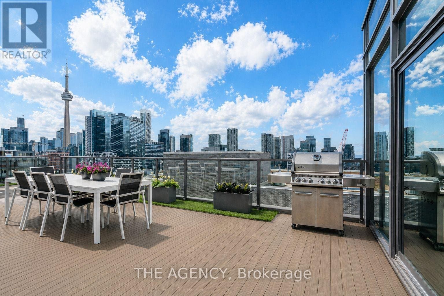 111 Bathurst Street - Photo 3